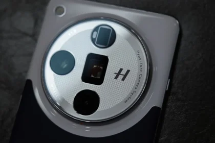traseira do oppo find x7 ultra para referenciar o futuro oppo find x8 ultra