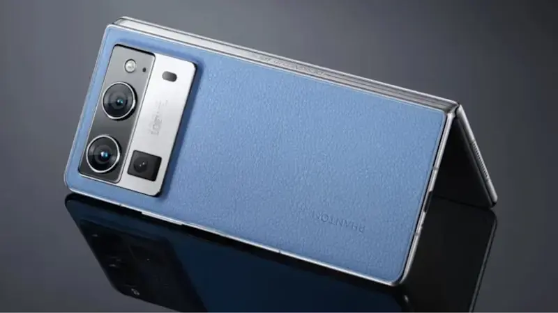 Phantom V Fold 2 e V Flip 2 são lançados pela Tecno com preço competitivo phantom v fold 2 azul semi aberto