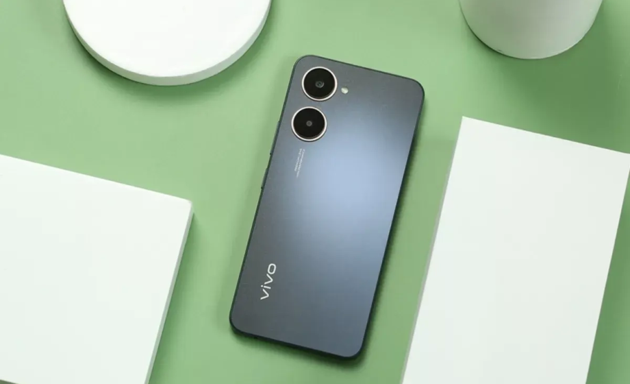 foto do novo vivo y18t preto traseira
