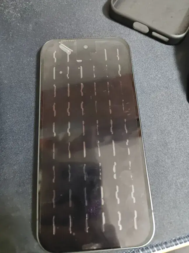 Google Pixel 9a: novas fotos mostram novo módulo de câmera google pixel 9a tela prototipo
