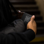 jbl go essential promocao