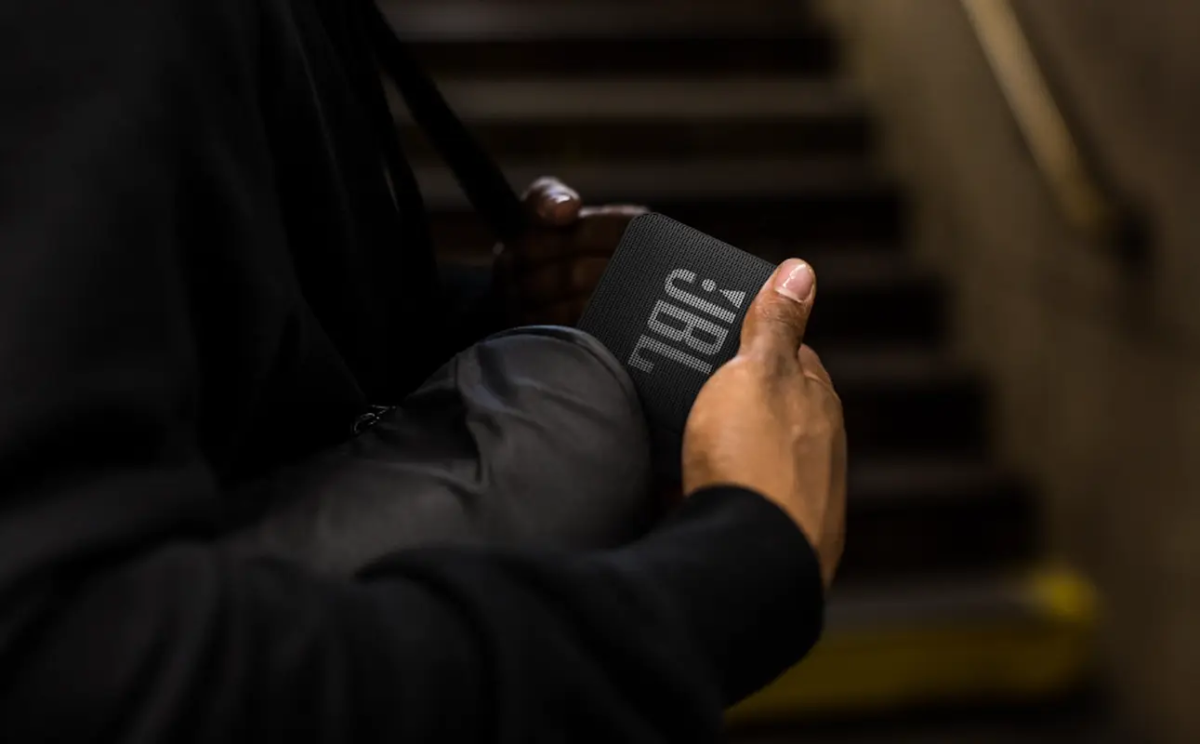 jbl go essential promocao