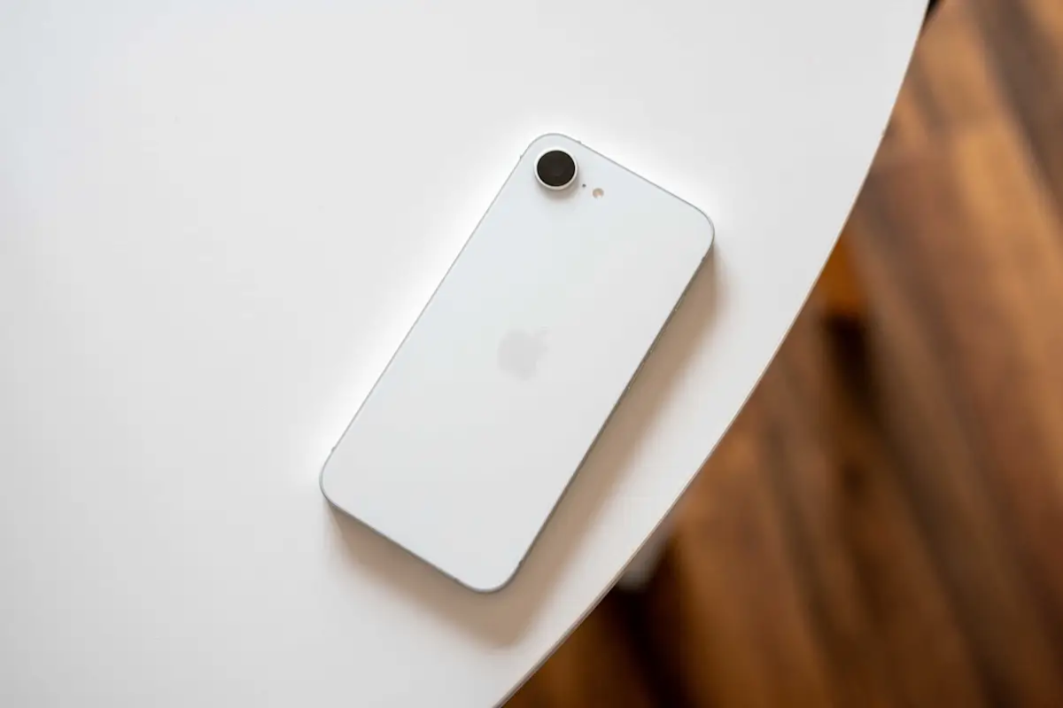 iphone 16e oficial
