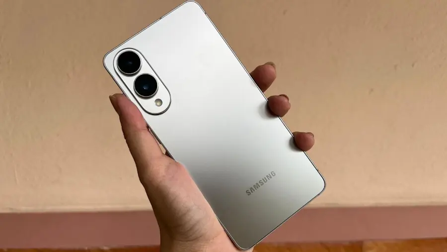 Galaxy S25 Edge chega ao Brasil com corpo ultrafino e preço acima de R$ 8 mil galaxy s25 edge camera e design