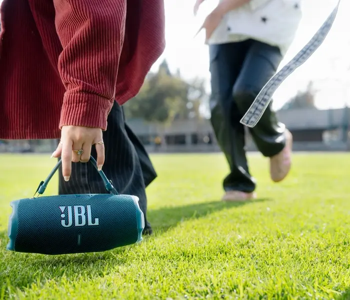 JBL Charge 6 é lançada no Brasil com som aprimorado, até 28h de bateria e Bluetooth 5.4 jbl charge 6