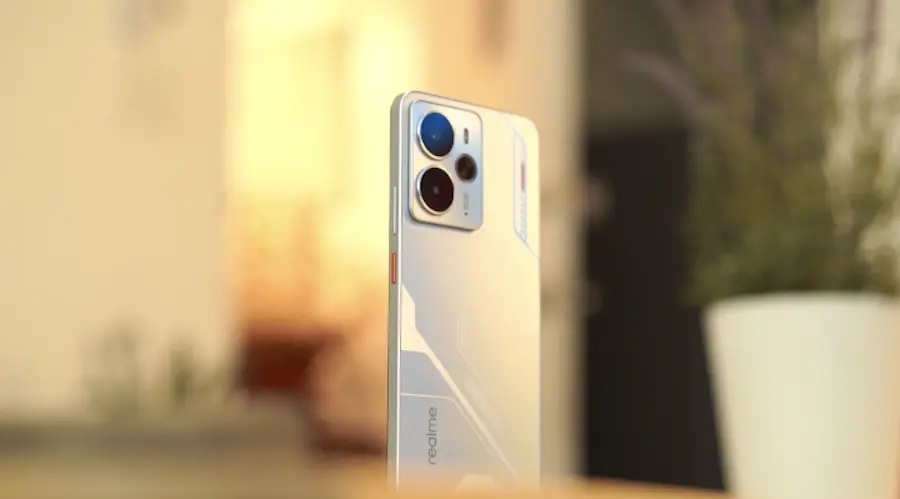 Review: realme 14 5G vale a pena? Testamos o celular gamer com bateria de 6.000 mAh realme 14 5g design